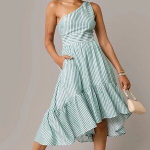 Francesca’s Audrey Parks One Shoulder Dress - L